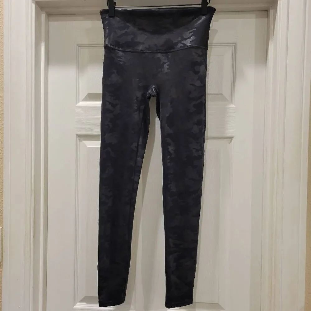 Spanx camo leggings, size Large